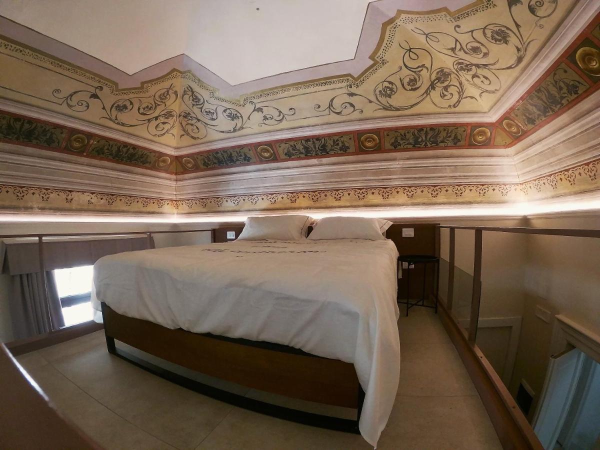 Palazzo Sul Corso-Charming Appartaments Бриндизи Экстерьер фото